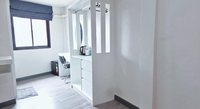 Image of Deluxe King Room 2