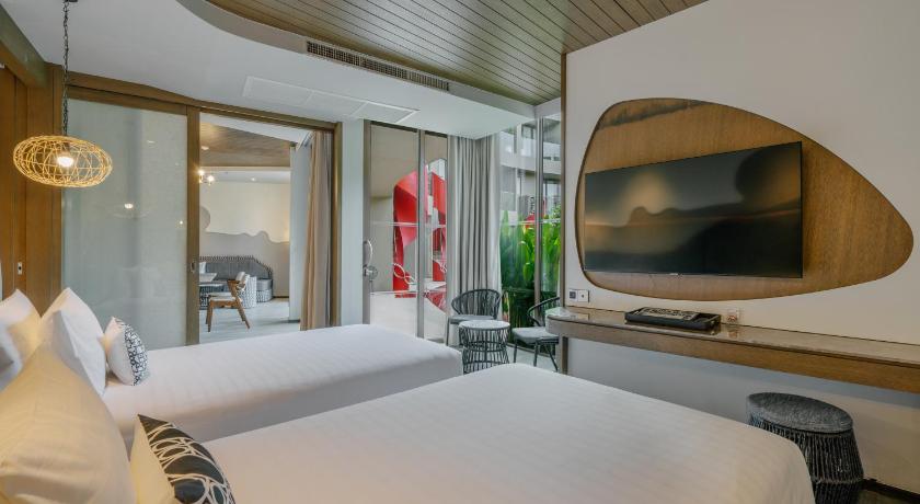 Image of 3-Bedroom Executive Suite 12