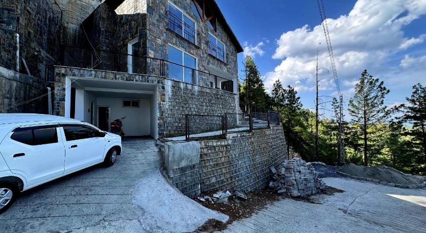 Haven Lodge Khaira Gali by Haven Holiday Homes - 3BR Private Lodge with Patio Balcony Views