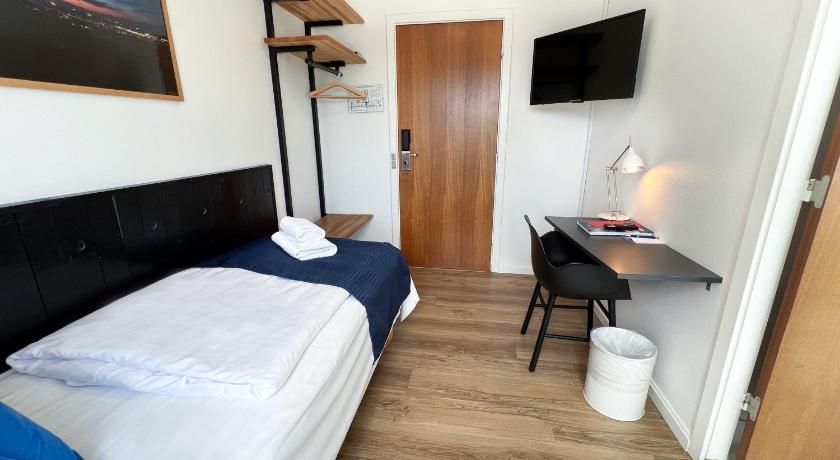 Image of Standard Single Room 4