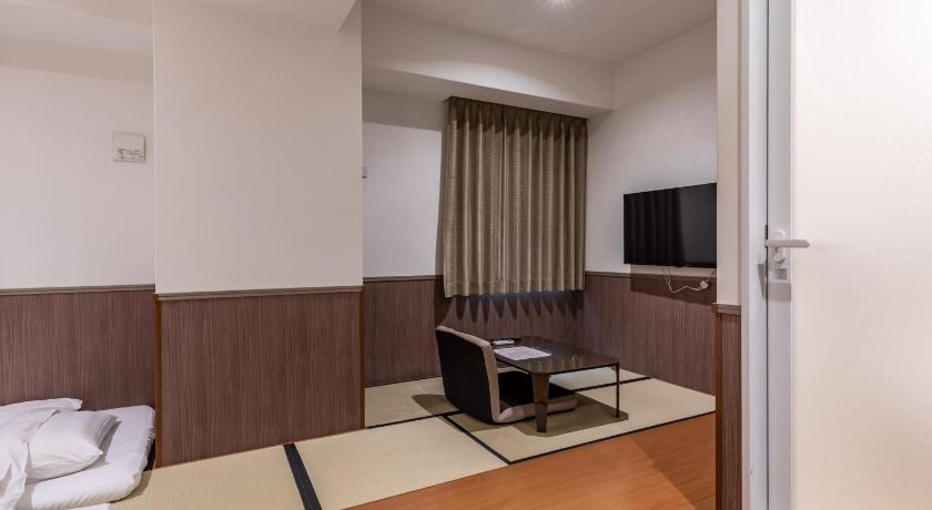 Kyoto Hotel Excellence Enmachi Ekimae 3-Star Hotel pool