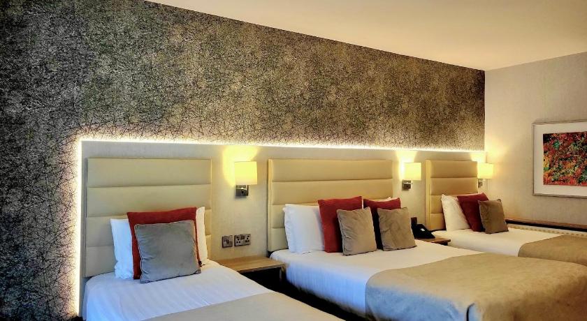 Image of Family Room 6