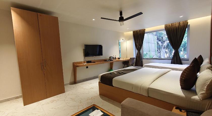 Image of Deluxe Room 8