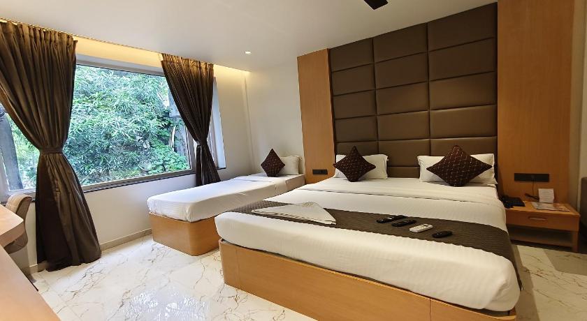 Image of Deluxe Room 10