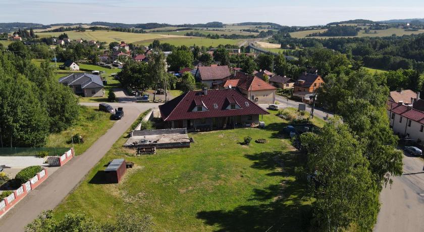 塞德莱茨-普尔奇采 U MIRASE Hermanicky 4星级 单人房 外观