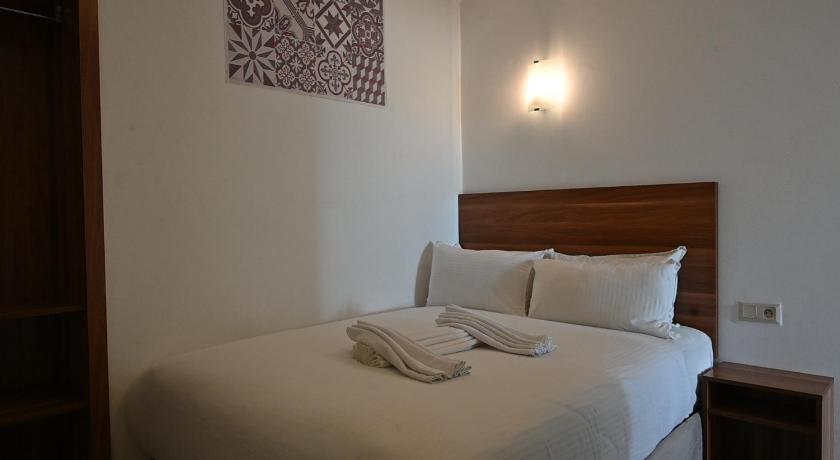Image of Triple Room with Sea View 5