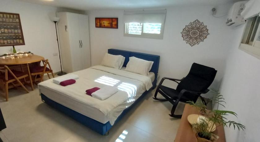 Garden of Eden Accommodation Unit in the heart of Carmel