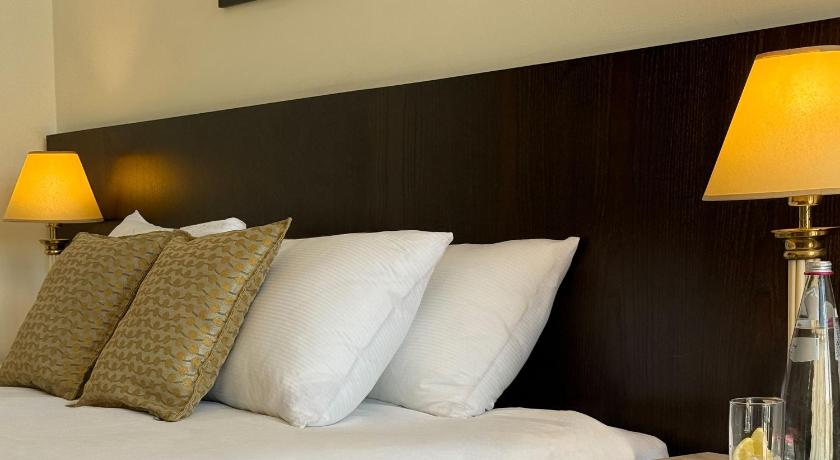 Image of Double or Twin Room with Balcony 5