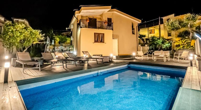 Cerchia Apartments