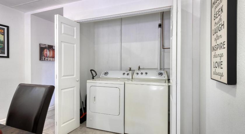 포레스트빌 (CA) Charming Milk Barn Home on Vineyard Estate 4성급 숙소 스위트룸