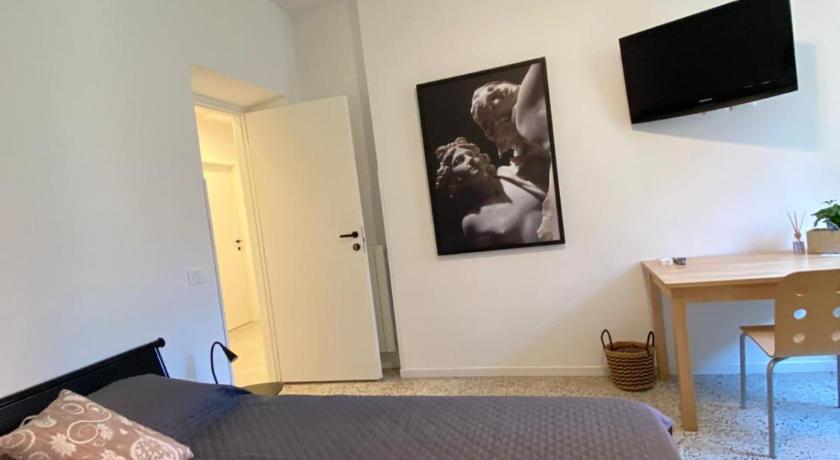 ローマ BERNOCCHI ROMA APARTMENT, difronte metropolitana 3つ星 ゲストハウス ロビー