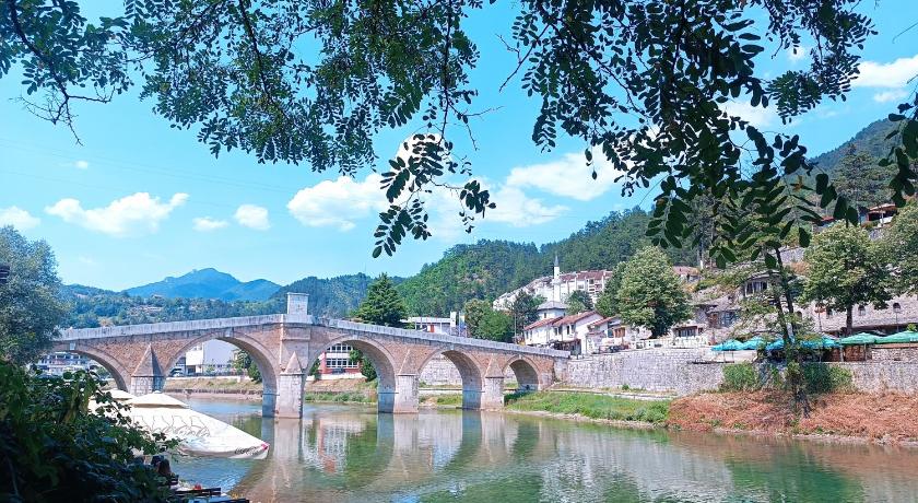 Bridge Town