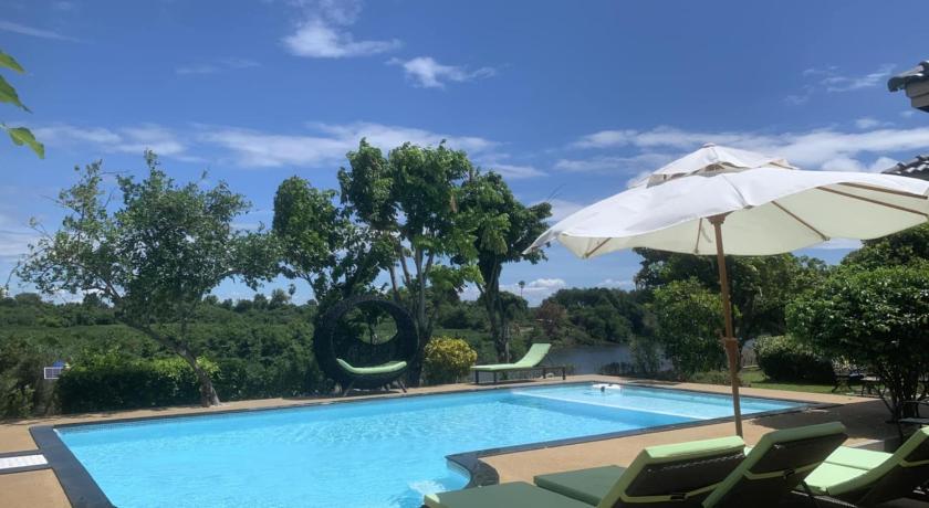 カンチャナブリ Na Khwae Villa Riverside 4つ星 ゲストハウス ロビー