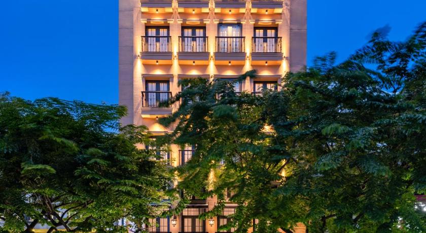 ホーチミン GRAND HOTEL du LAC Boutique Saigon 5つ星 ホテル プール