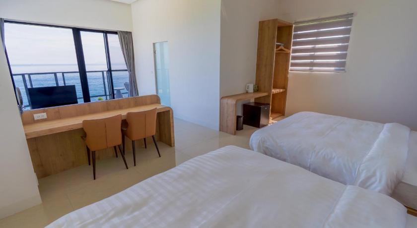 Image of Superior Suite with Sea View 7
