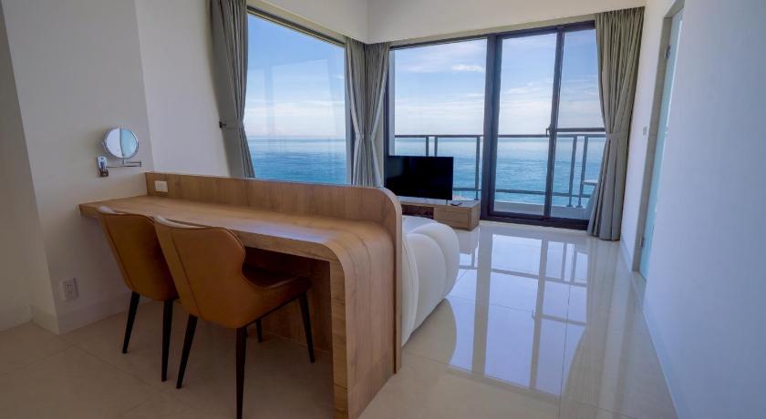 Image of Superior Suite with Sea View 4