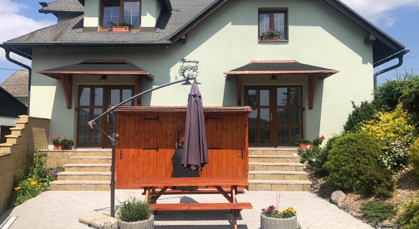 AP1, Hruba Skala, Apartmany Nad Lipou