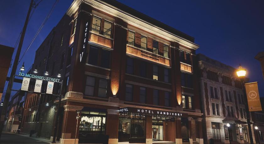 スプリングフィールド (ミズーリ州) Hotel Vandivort 4つ星 ホテル レストラン