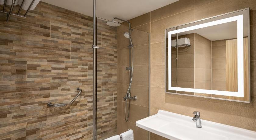 Image of Superior Suite 1 King Bed 2