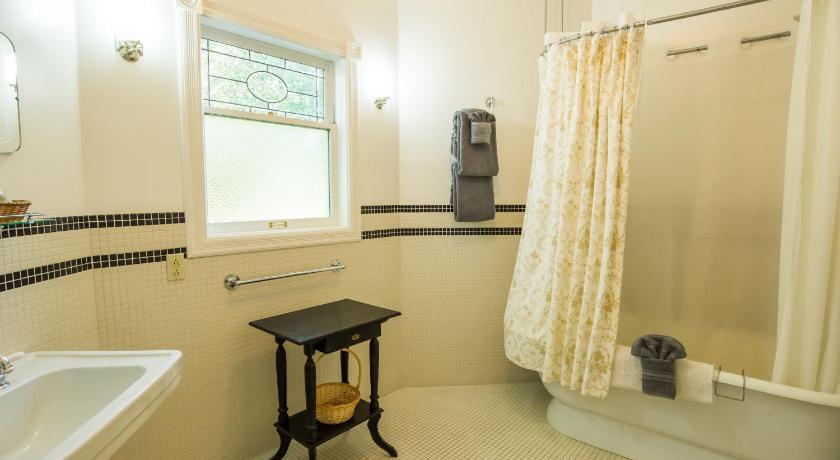 The Edenwild Boutique Inn photo