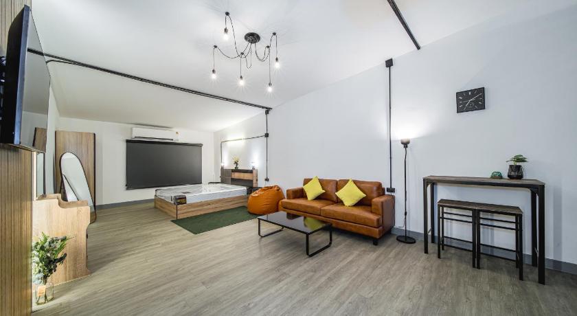 파타야 오아시스 스위트 파타야 - 휴지 앤 모던 인 시티 센터 (Oasis Suites Pattaya -Huge & Modern in City Centre) 4성급 호텔 스위트룸