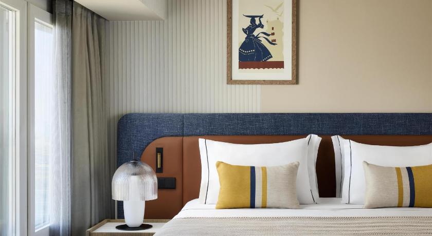 Image of Superior Room 12