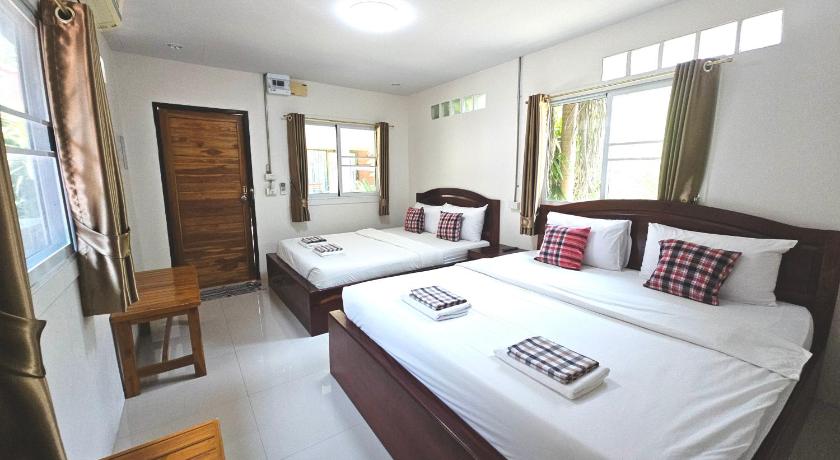Image of Family Room (Room Only) 2