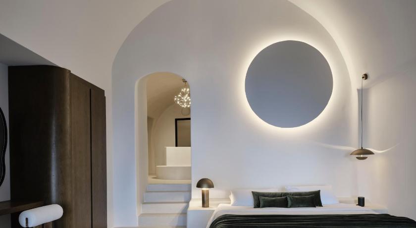 Image of Deluxe Suite with Hot Tub and Caldera View 7