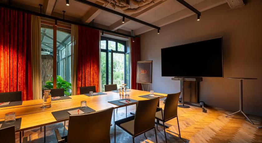 베를린 sly Berlin 5성급 호텔 부대시설