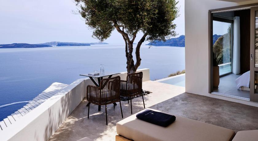 Image of Exclusive Suite with Infinity Pool 1