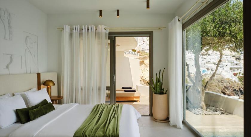 Image of Exclusive Suite with Infinity Pool 6