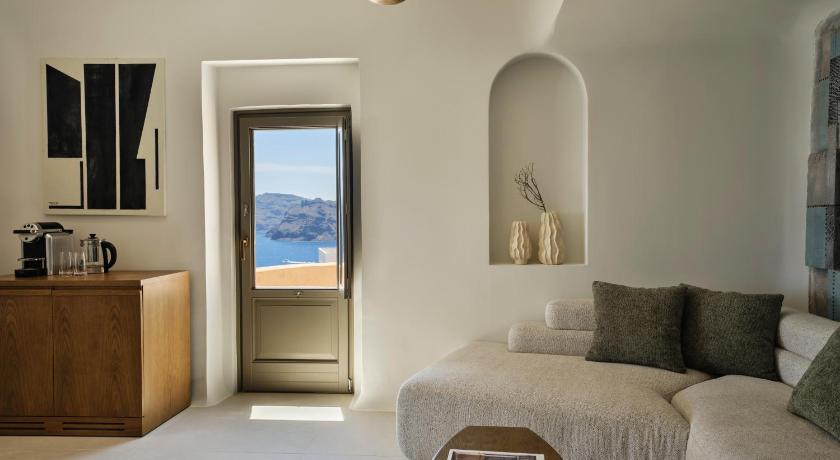 Image of Honeymoon Suite with Outdoor Hot Tub 10