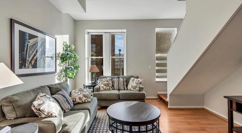セントルイス (MO) 715a - Settle into Soulard 4 beds 2 full baths 3つ星 宿泊施設 スイート