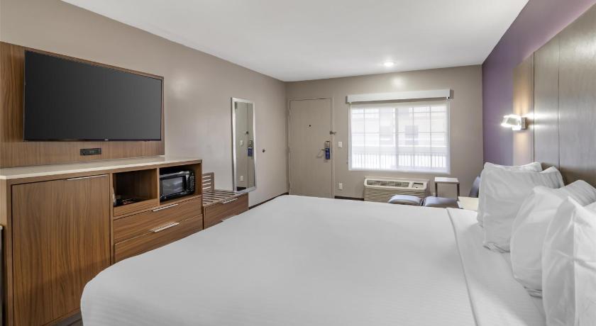 Immagine di 1 King Bed, Nonsmoking, Upper Floor 4