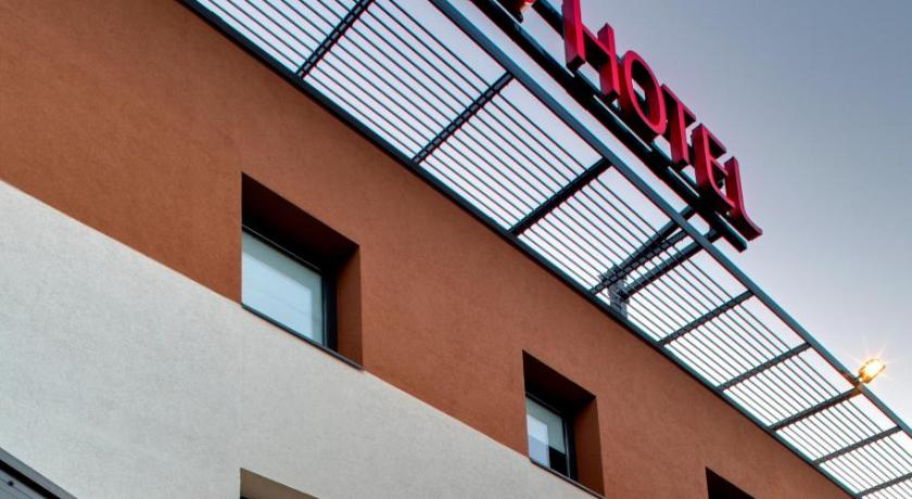 ibis Montceau-les-Mines