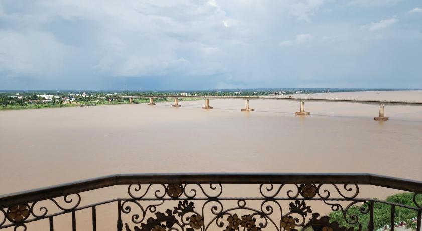 Image of Mekong Suite Twin River View 1