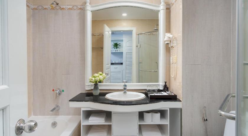 Image of Superior King Room 17