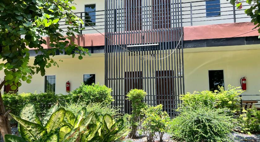 コンケン Rungreang Hotel 2つ星 ホテル 外観