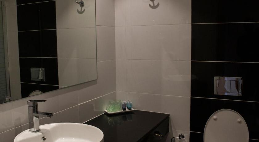 Image of Double or Twin Room with Terrace 8