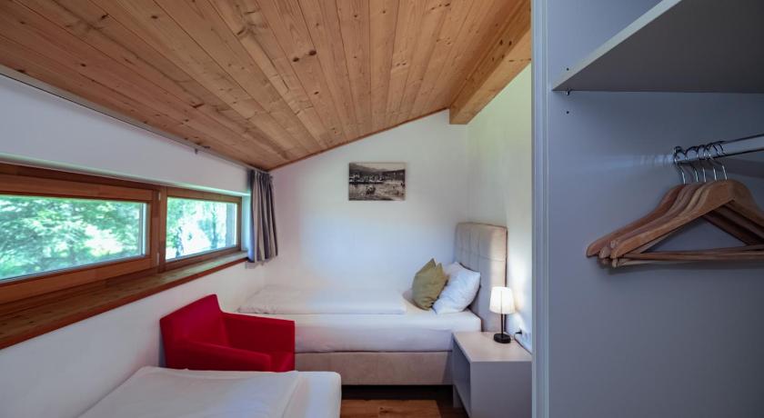 Image of Apartment with Lake View 9