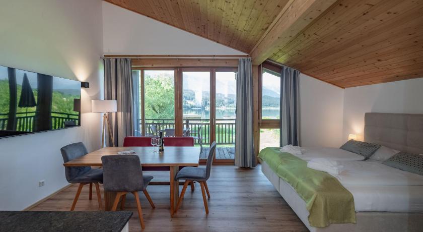 Image of Apartment with Lake View 0