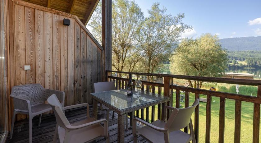 Image of Apartment with Lake View 4