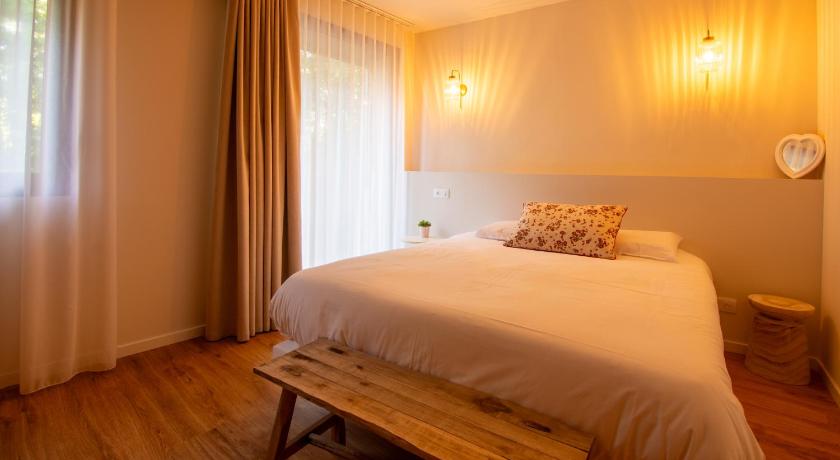 圣吉龙 Hotel La Cachette de Nina- Madame reve - Saint-Girons 酒店 套房