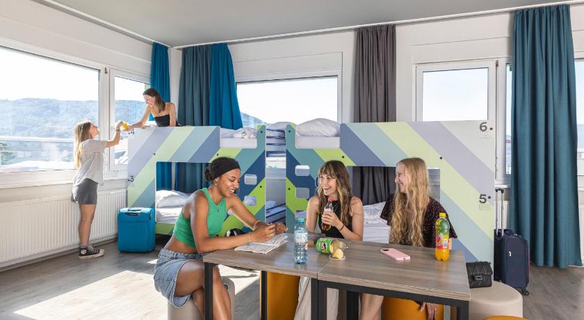 Image of 6-Bed Room 5