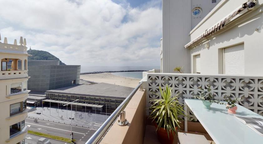 Beach House 2 by FeelFree Rentals — Hotel in San Sebastian