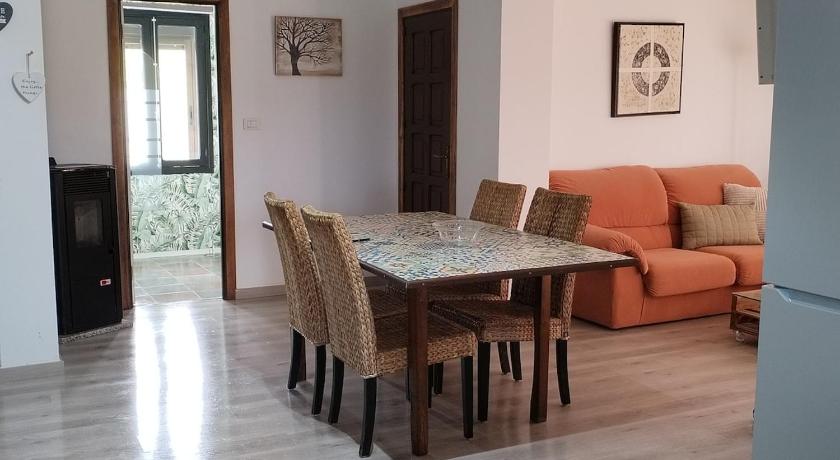 蘇里巴斯 Casa Quinzan Ribeira Sacra 4星级 单人房 餐厅