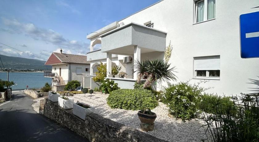 Adriatic Breeze Family Stay
