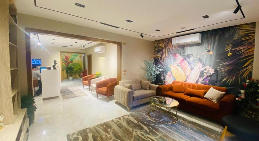 Golden Season Hotel - image 3