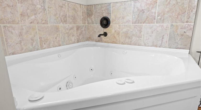 프랭크퍼트 (KY) Bourbon Trail Getaway Jacuzzi Tub Scenic Views 4성급 숙소 레스토랑