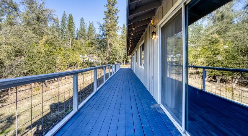 ニピンナワシー (CA) Mariposa home, Yosemite retreat, deer watching, family friendly 5つ星 宿泊施設 プール